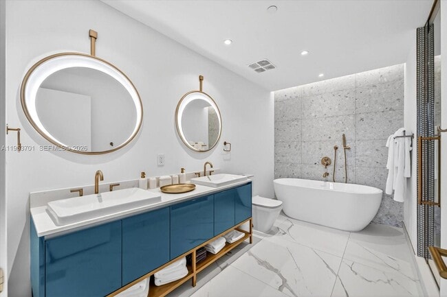 Building Photo - 2678 Tigertail Ave