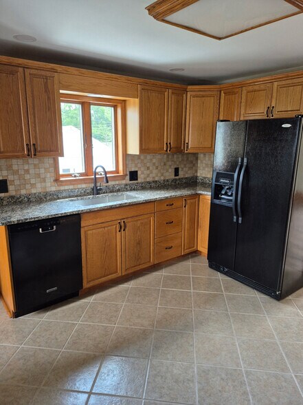 Building Photo - 104 Novitsky Ct