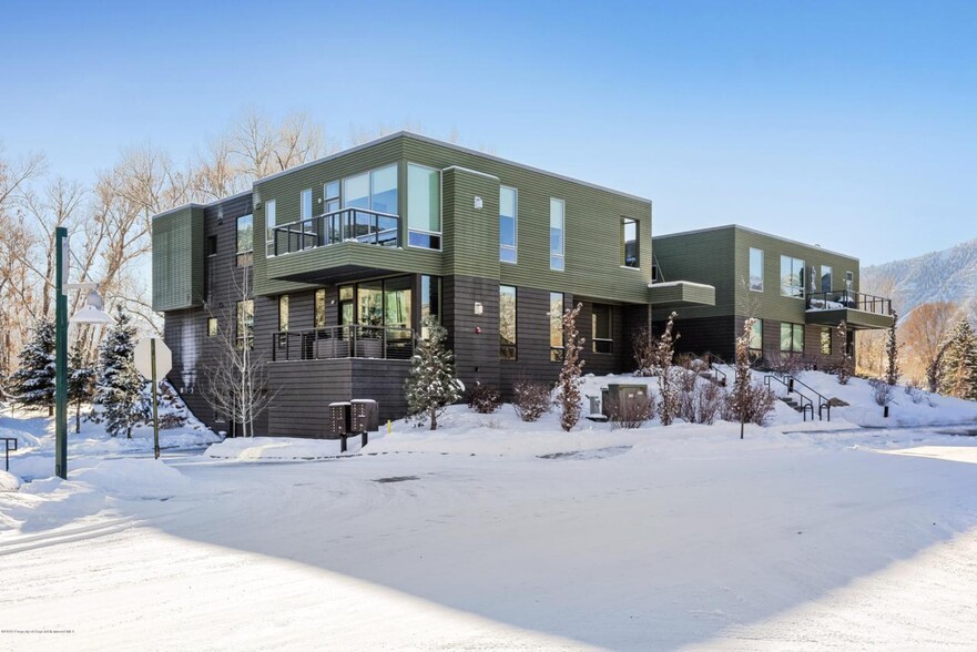 Building Photo - 200 Evans Rd