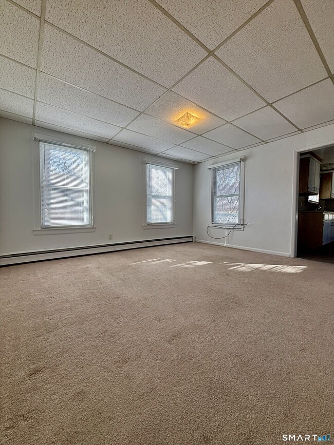 Building Photo - 73 Peck St