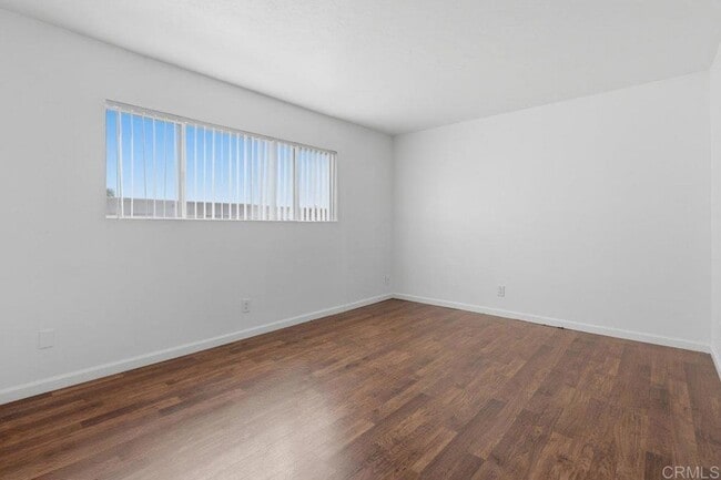 Building Photo - 2266 Grand Ave