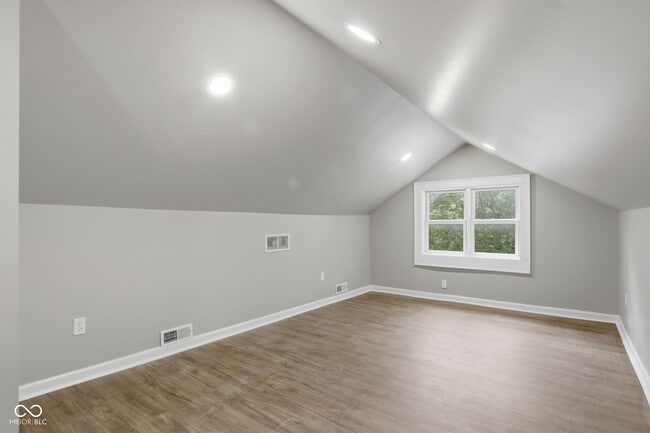 Building Photo - 3136 E Edgewood Ave