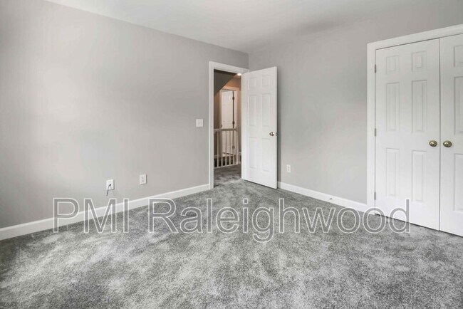 Building Photo - 301 Perry Creek Dr