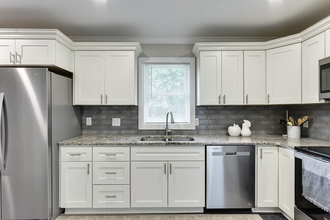 Building Photo - 2101 S 61st Ave