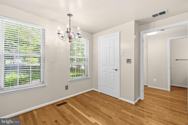 Building Photo - 8931 Park Forest Dr