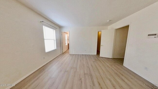 Building Photo - 2277 E Palm Beach Dr