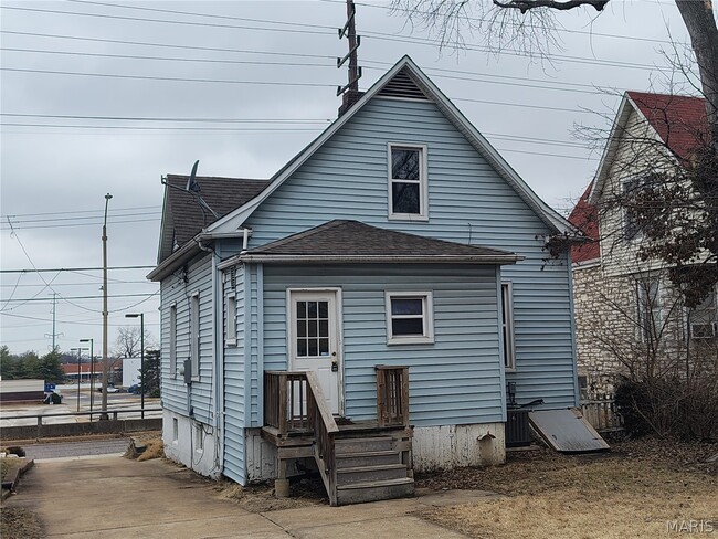 Building Photo - 3246 S Big Bend Blvd