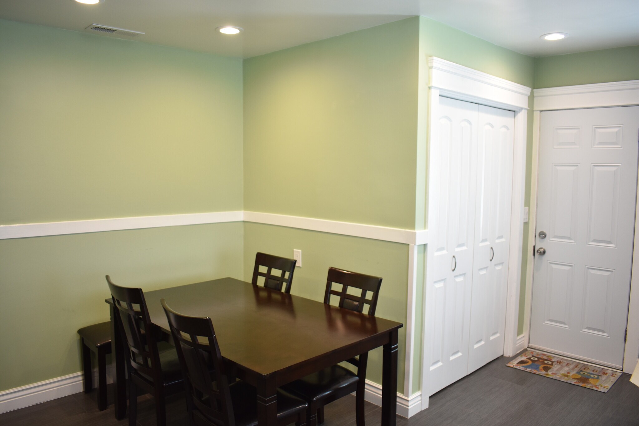 Building Photo - 917 Grand Ave