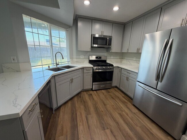 Building Photo - 8267 Moorhaven Way