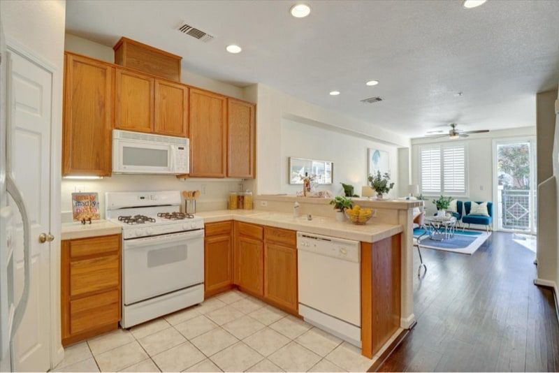 Building Photo - 22657 Town Dr