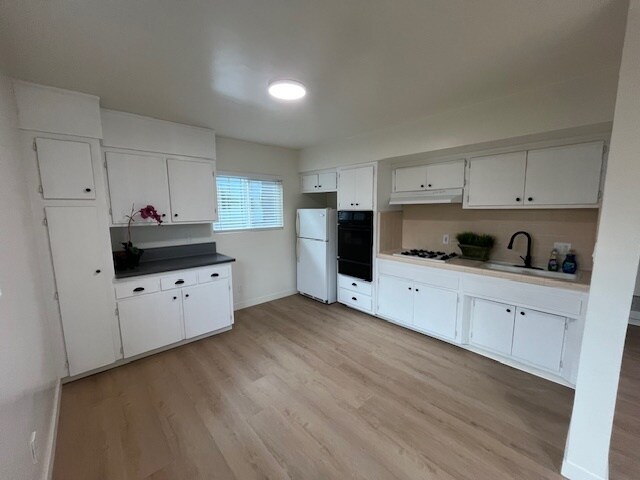 Building Photo - 2939 S Bronson Ave