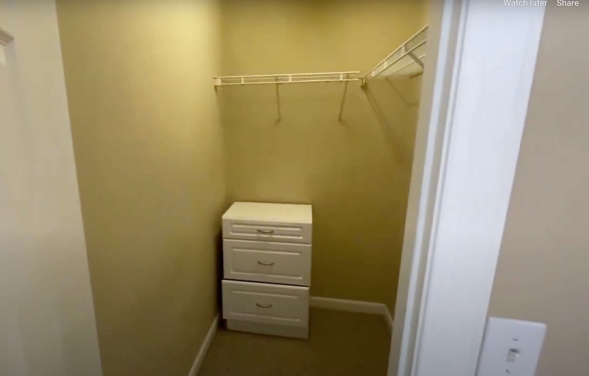 Building Photo - Room in Condo on Morreene Rd