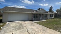 Building Photo - 3 Bed / 2 Bath Home In Deltona Available NOW!!