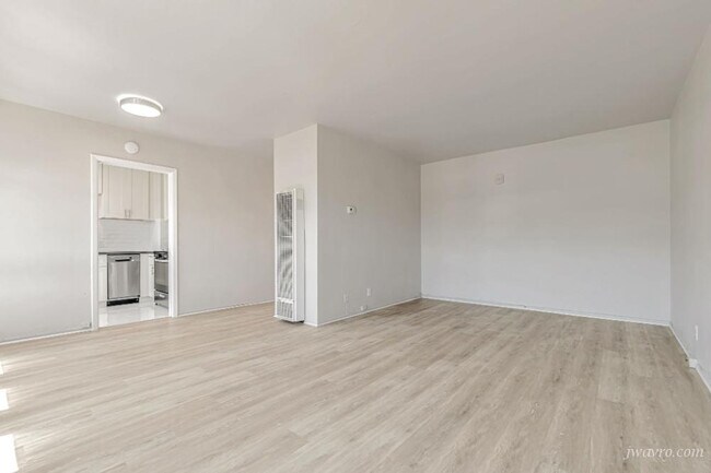 Building Photo - 80 Terra Vista Ave