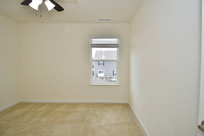 Building Photo - Spacious 5-bedroom, 3 full bath home in the Greenwood/Clark Pleasant area