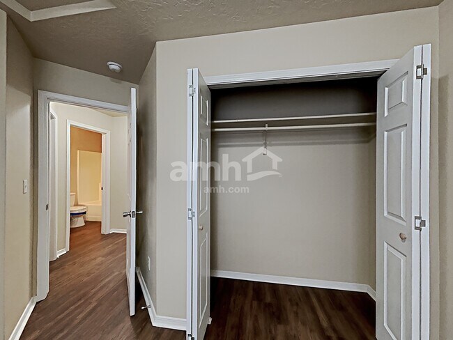 Building Photo - 3723 Hilton Street