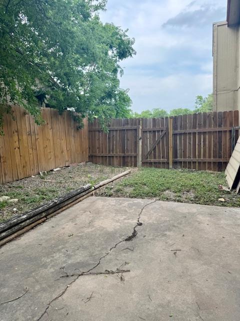 Building Photo - 12400 Tree Line Dr