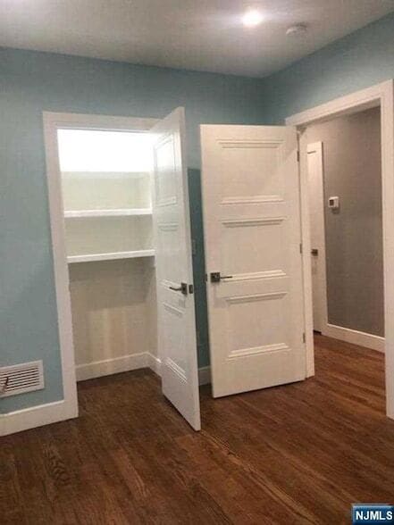 Building Photo - 143 Market St