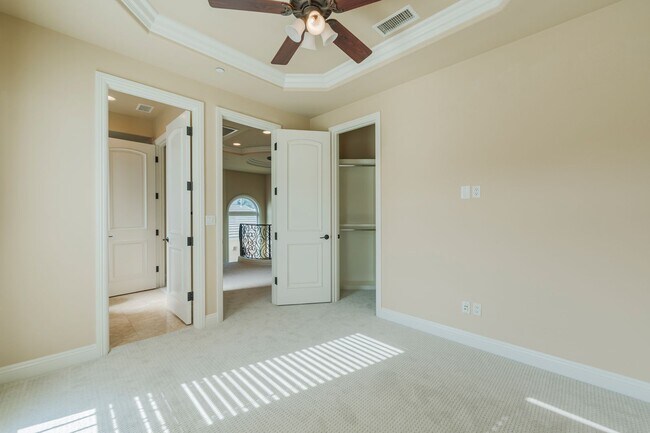 Building Photo - Luxury Detached Townhome in Redondo Beach