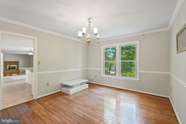 Building Photo - 10 Apple Blossom Ct