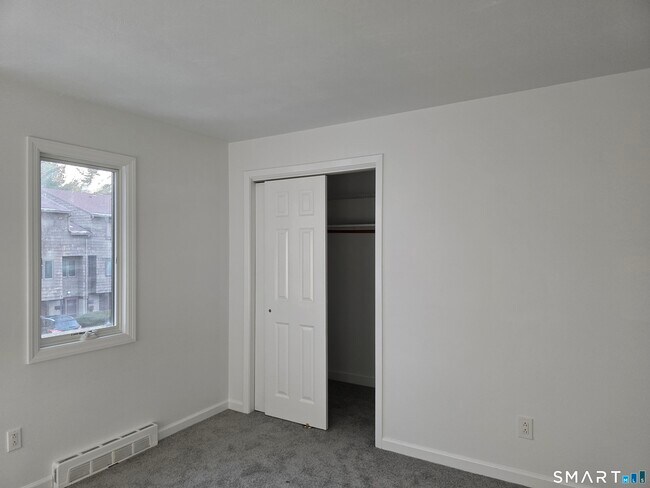 Building Photo - 45 Towne House Rd