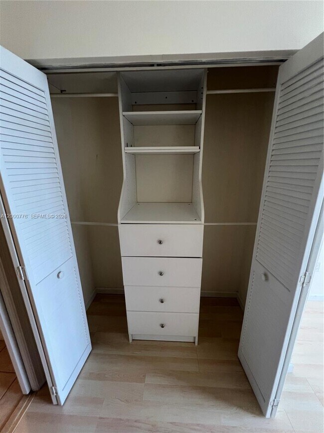 Building Photo - 19501 W Country Club Dr