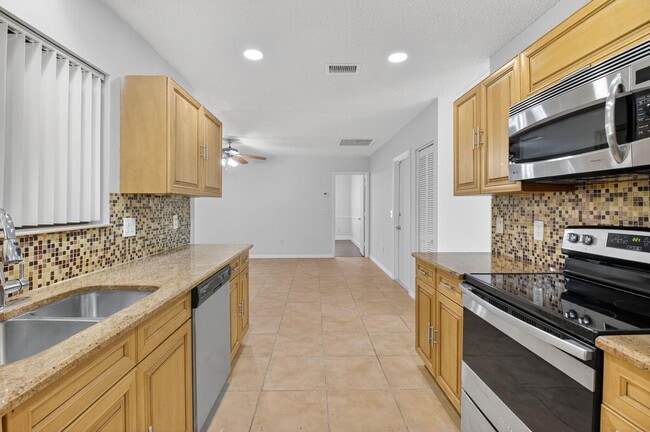 Building Photo - 4135 Bay Laurel Way