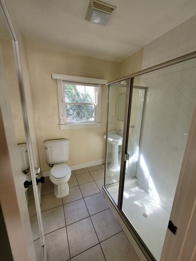 Building Photo - Reduced!!!