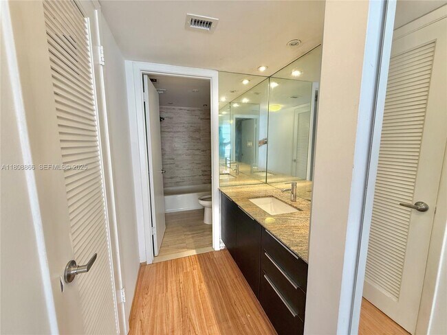 Building Photo - 18071 Biscayne Blvd