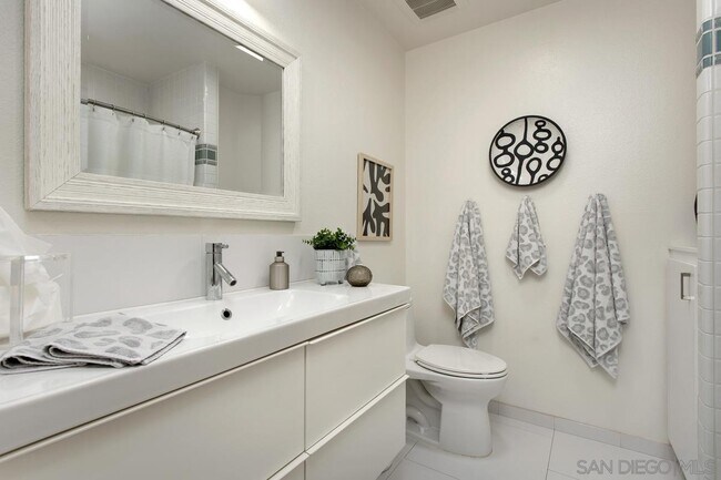 Building Photo - 917 Orchid Way