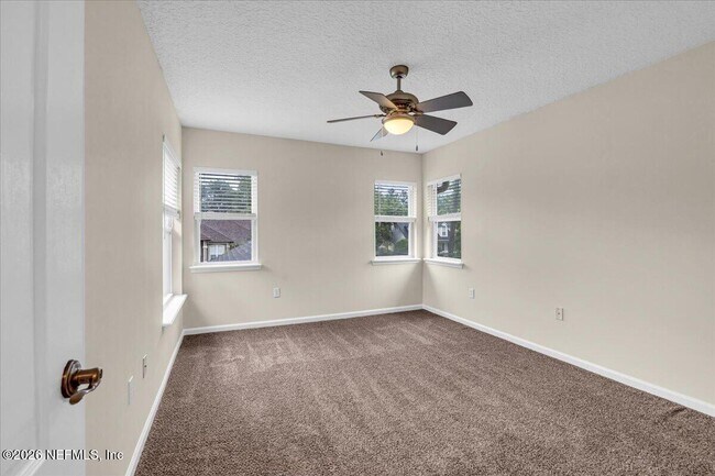 Building Photo - 2662 Country Side Dr