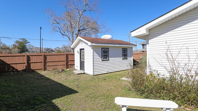 Building Photo - 1806 Curcor Dr