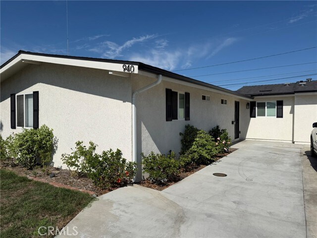 Building Photo - 940 N Garden St