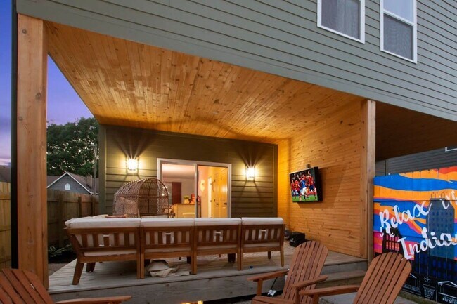 Building Photo - Wide Open Spaces - 3 Bedroom 2.5 Bath Townhome on the South side of Indy.  Home built in 2020.
