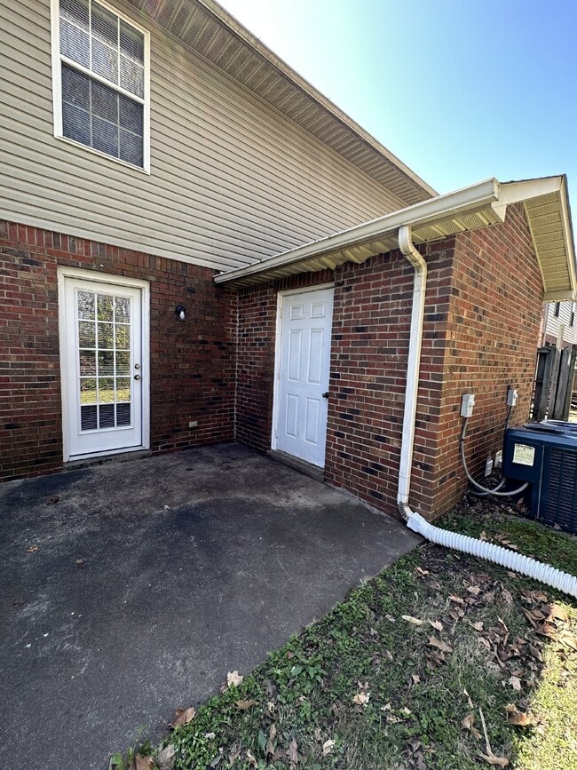 Building Photo - 113 Hickory Trace Rd