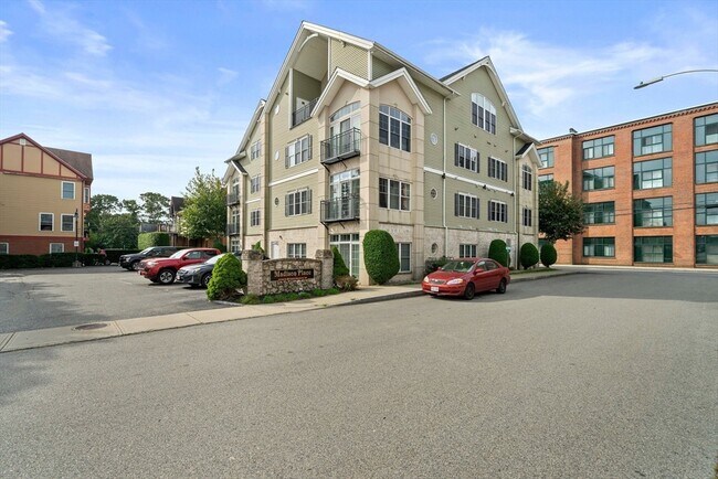 Primary Photo - 163 Rumford Ave