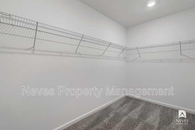 Building Photo - 4980 Worchester Dr