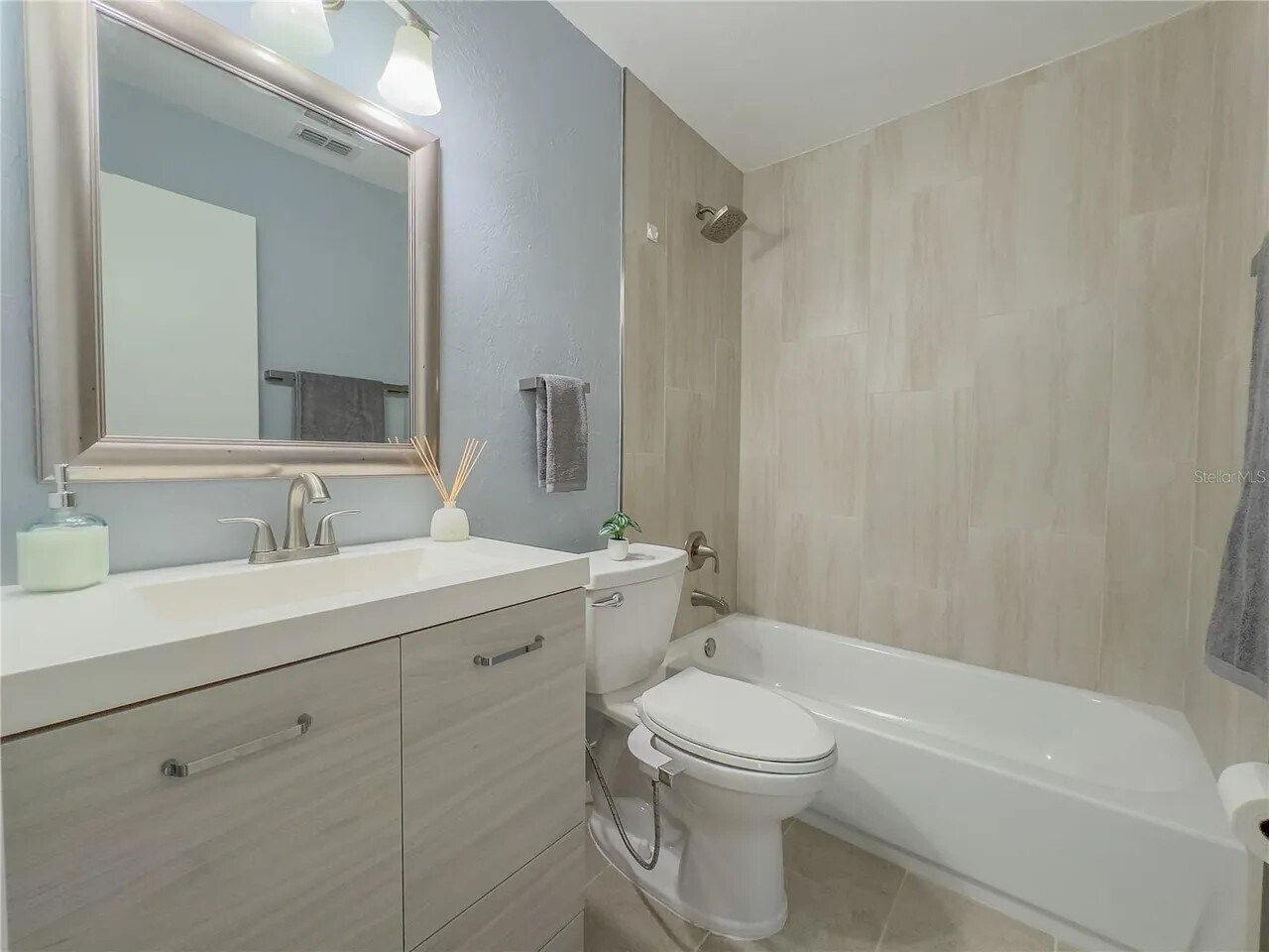 Building Photo - 2635 SW 35th Pl