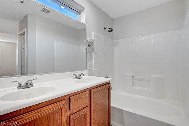 Building Photo - 514 Eresma St