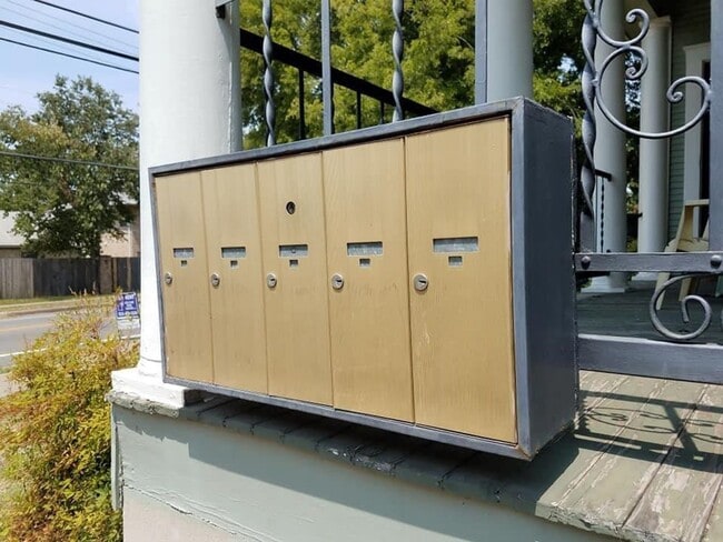 Building Photo - 110 E 30th St