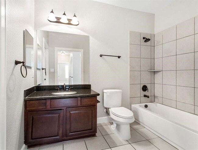 Building Photo - 304 Country Crossing Cir