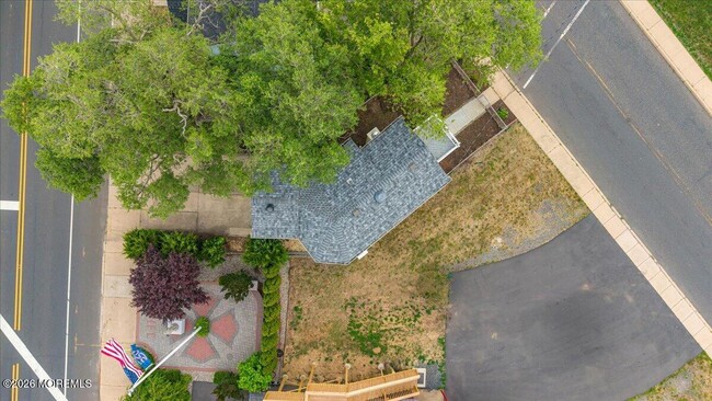 Building Photo - 109 Poole Ave