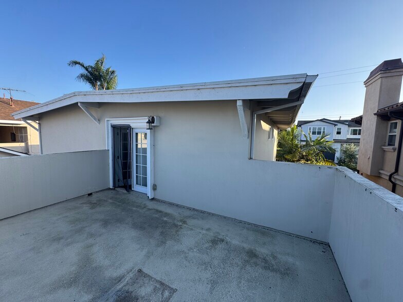 Building Photo - 2203 Voorhees Ave