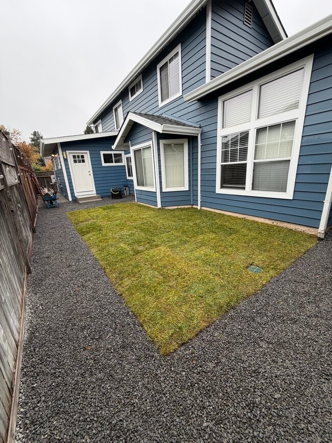 Building Photo - 1825 Hanford St