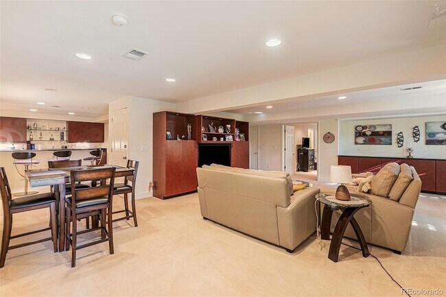 Building Photo - 5961 S Boston St