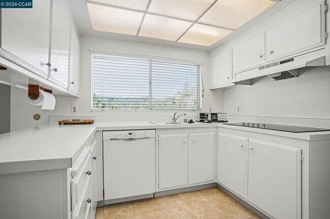 Building Photo - 87 Gaywood Pl