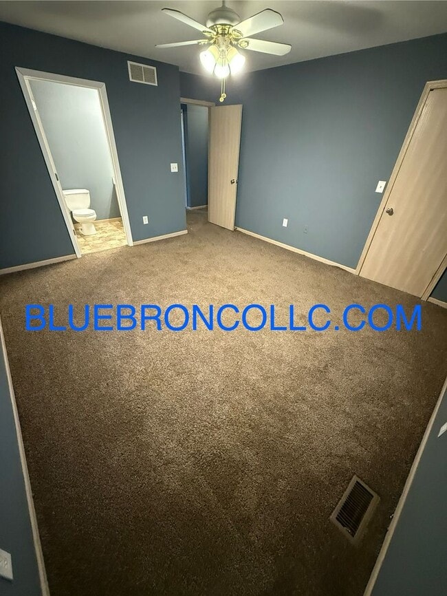Building Photo - Great price for this spacious updated 2 be...