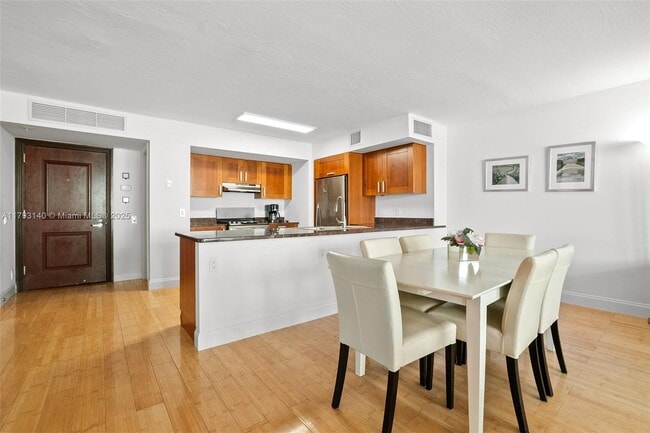 Building Photo - 9499 Collins Ave