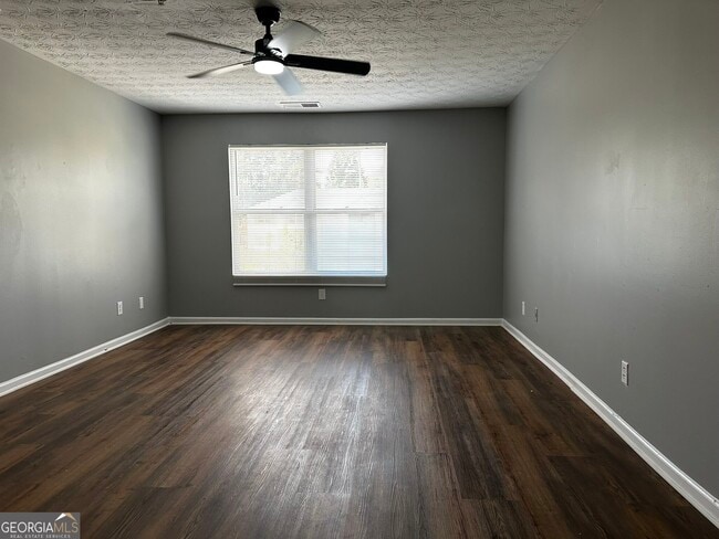Building Photo - 9302 Fairington Ridge Cir