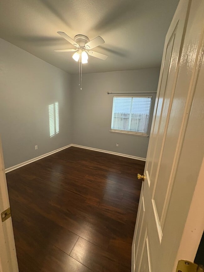 Building Photo - Lovely 4bed/2bath Home in West Sacramento